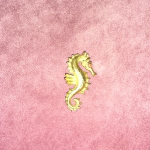 Vintage golden seahorse brooch pin